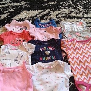 🤗🤰11 pc newborn onesie bundle